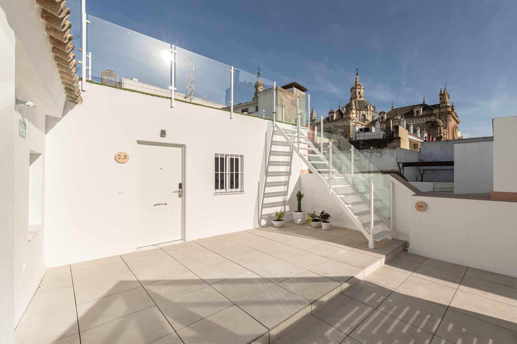 Isg Cuna Aparthotel Sevilla